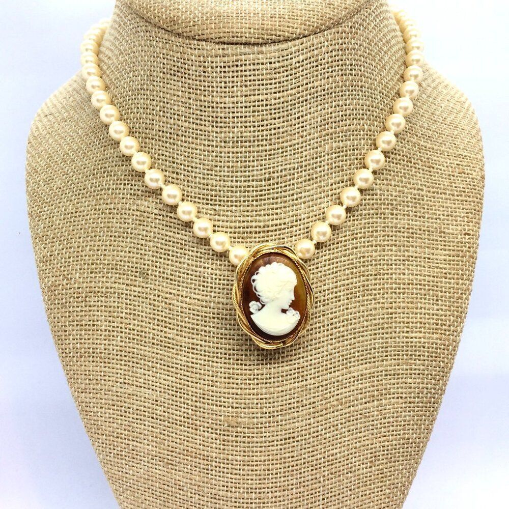VINTAGE MONET NECKLACE Faux Pearl Cameo Enhancer Gold Tone 15" Victorian